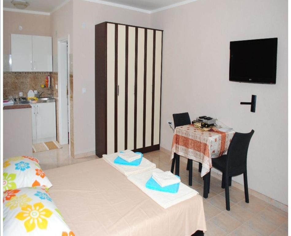 Apartments Anne Petrovac الغرفة الصورة